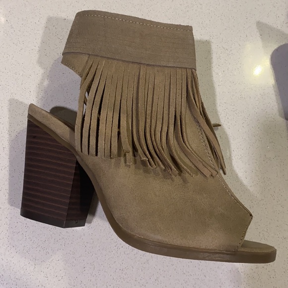 Francesca’s Short Heel Boot - Picture 6 of 6